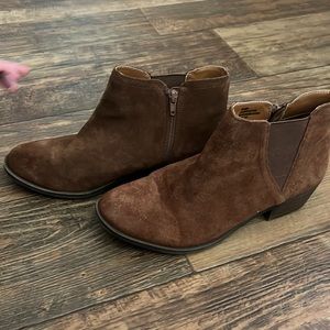Suede low-cut boots with small heel size 10 medium